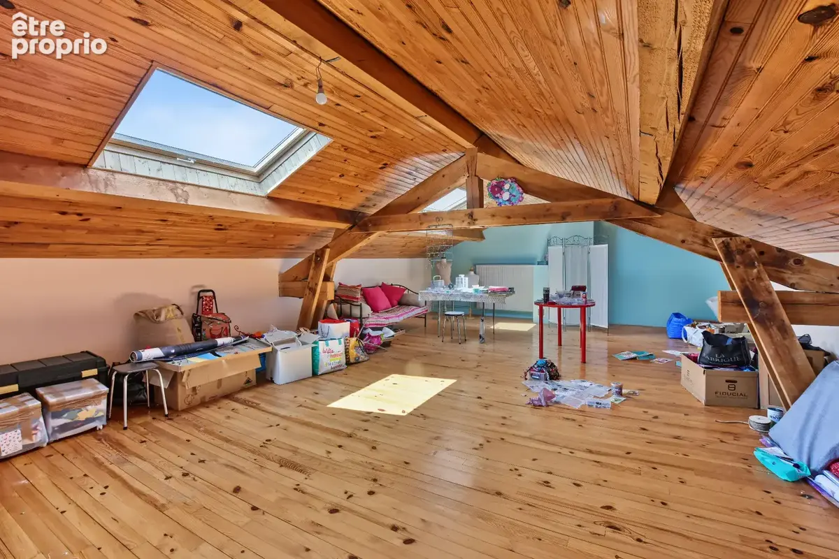 Grande maison familiale de 330 m² Carrez sur 1400 m² de terrain - 4 chambres, sous-sol complet et combles aménagés - photo 17