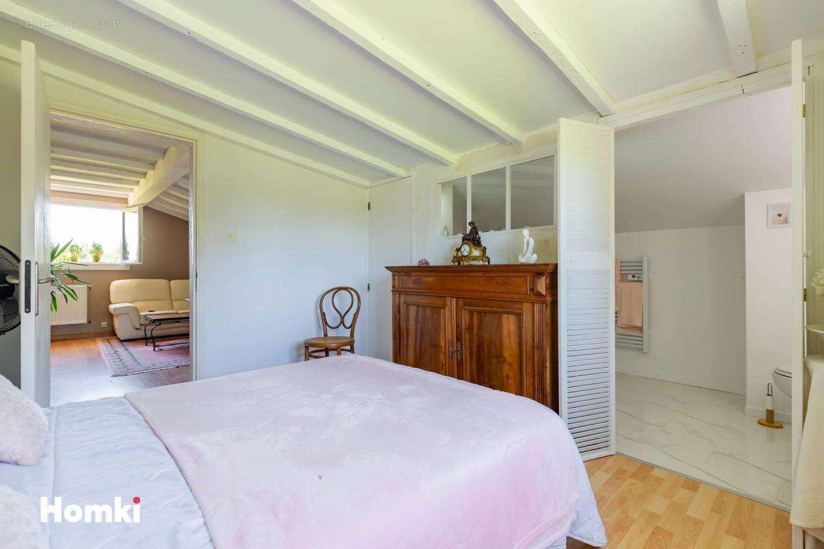 Maison/Villa T6 de 180 m2 à La Magdelaine-sur-Tarn 31360 - photo 12