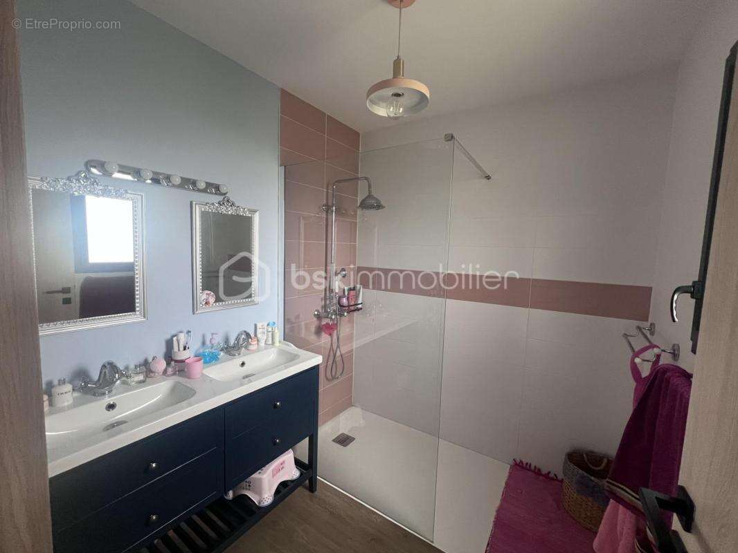 Maison à SAINT-SEURIN-SUR-L'ISLE