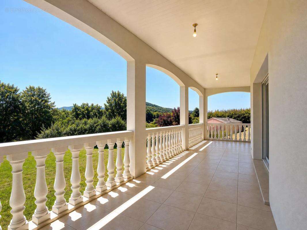 Maison de 5 pièces de 133 m² à Lestelle-de-Saint-Martory - photo 8