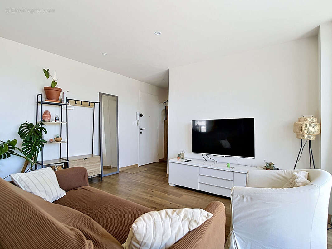 Vue PANORAMIQUE IMPRENABLE  : Appartement T3 à vendre au 12ème étage à Marseille - Quartier Michelet - photo 10