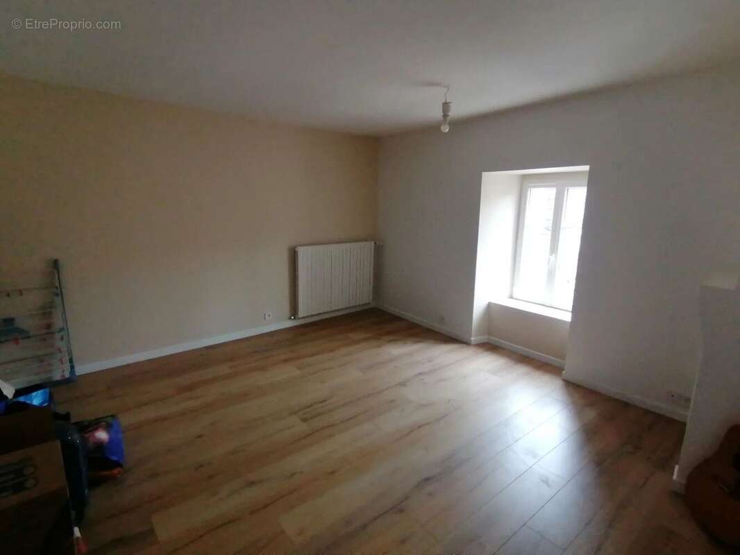 Maison à SAINT-GERVAZY