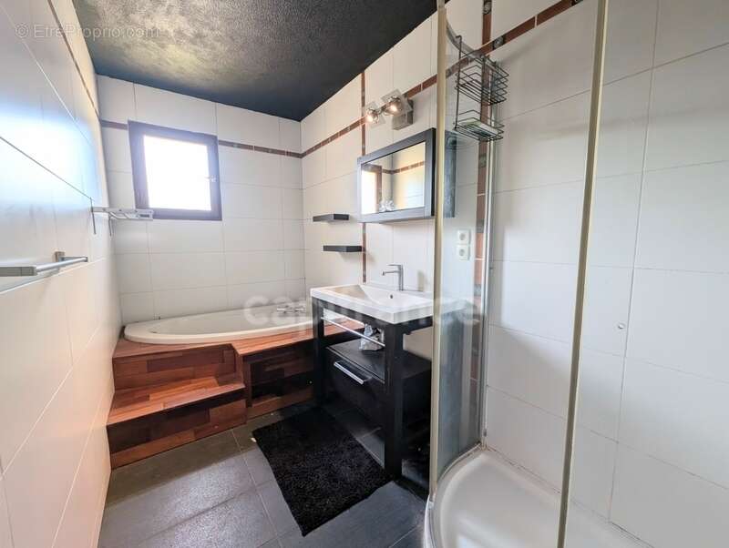 Maison à vendre 4 pièces AMBARES ET LAGRAVE (33) - photo 16