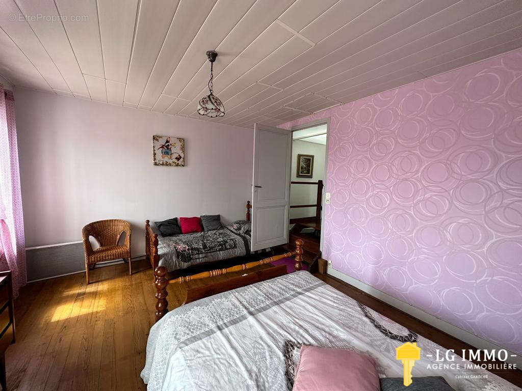 Maison à MORTAGNE-SUR-GIRONDE