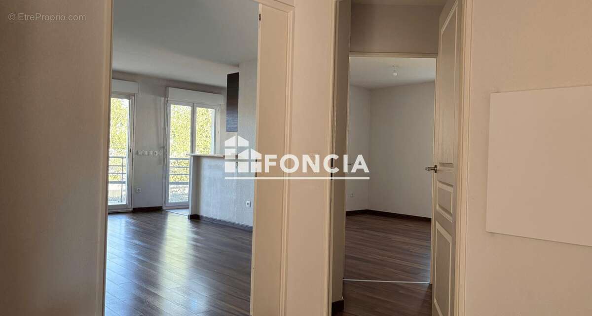 Appartement à LONS