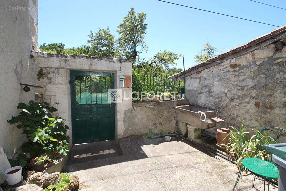 Maison ancienne à rafraichir Mareuil En Périgord 4 pièces 81 m2 avec  cours et grange non attenante - photo 2