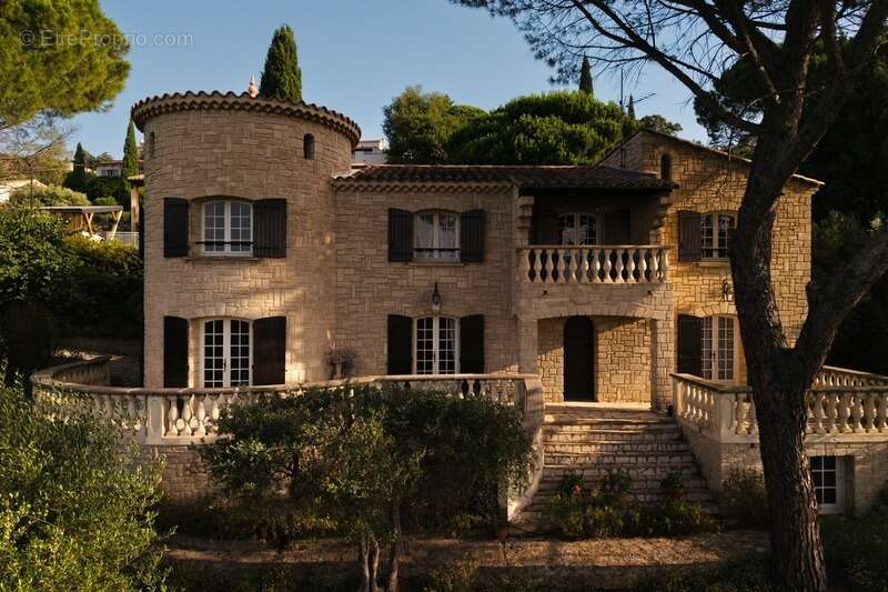 Maison à LES ANGLES