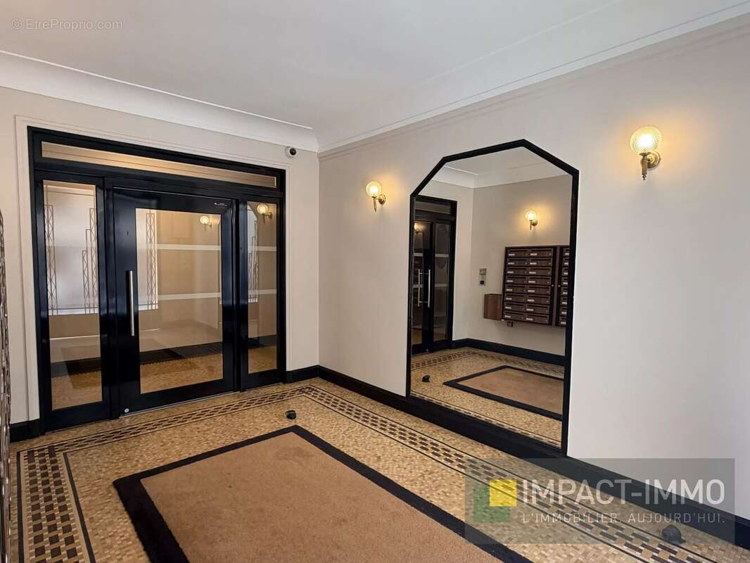 Appartement à COURBEVOIE
