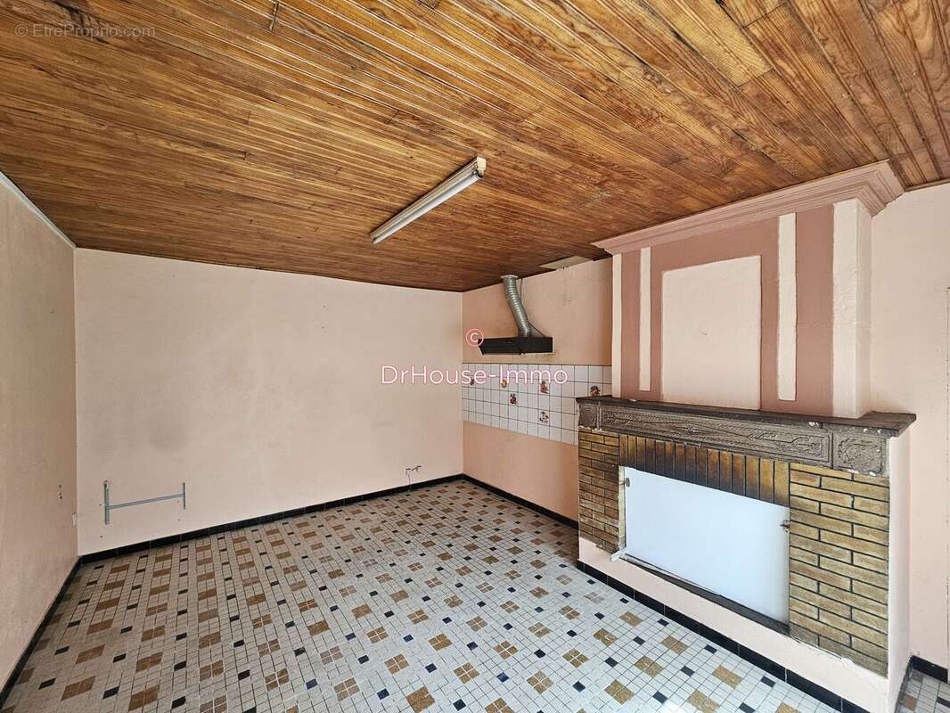Maison 130 m² à Campugnan  - photo 6