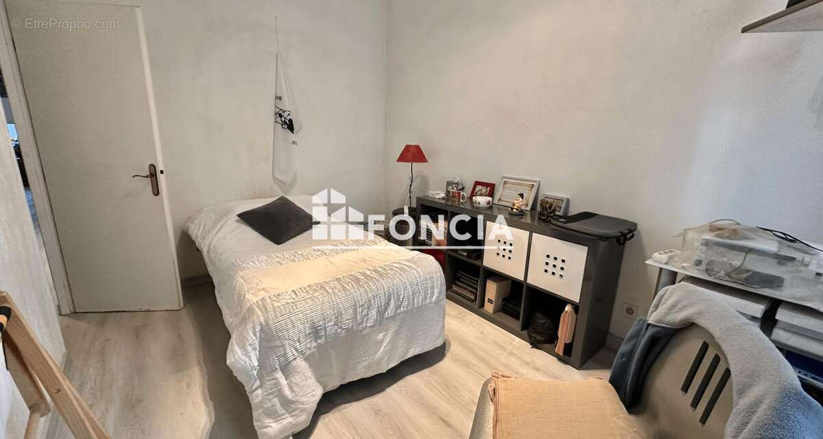 Appartement à MARSEILLE-5E