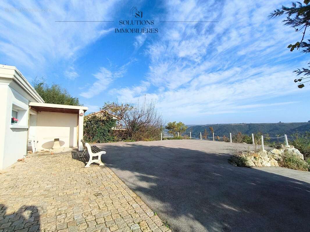 Maison à TUPIN-ET-SEMONS