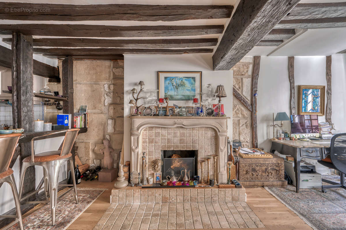 Appartement à PARIS-3E