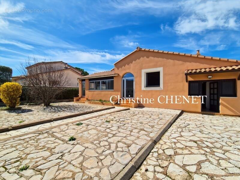 Maison à COURNONTERRAL