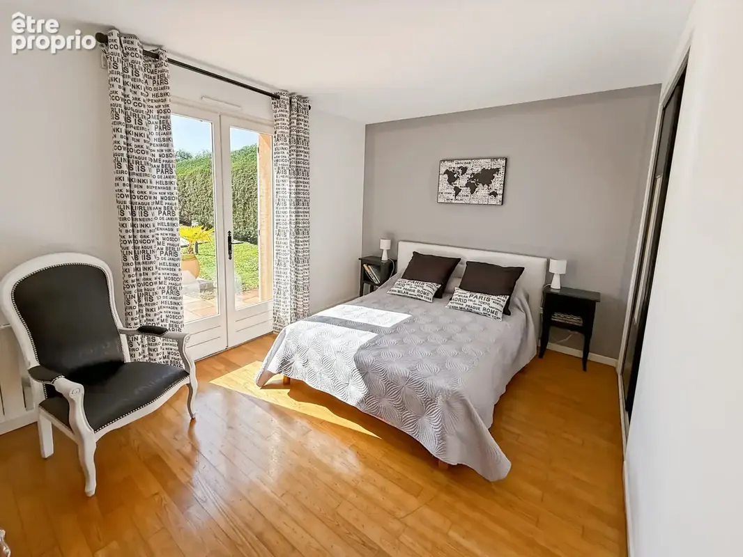 Maison 174 m² à Saint-Hilaire  - photo 8