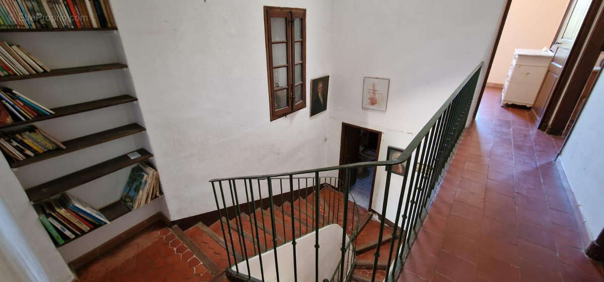 Maison à SAINT-CYR-SUR-MER