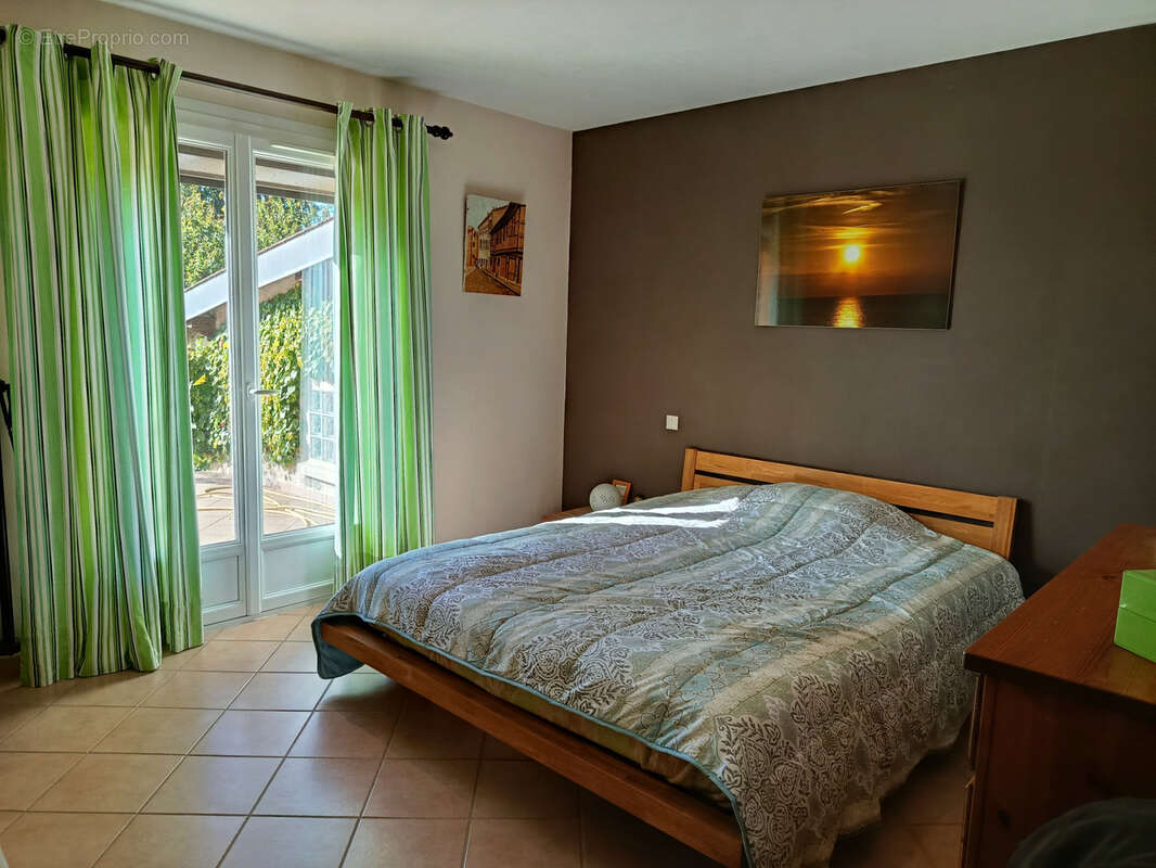 Maison à JASSERON