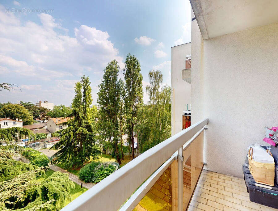 Appartement à LES LILAS