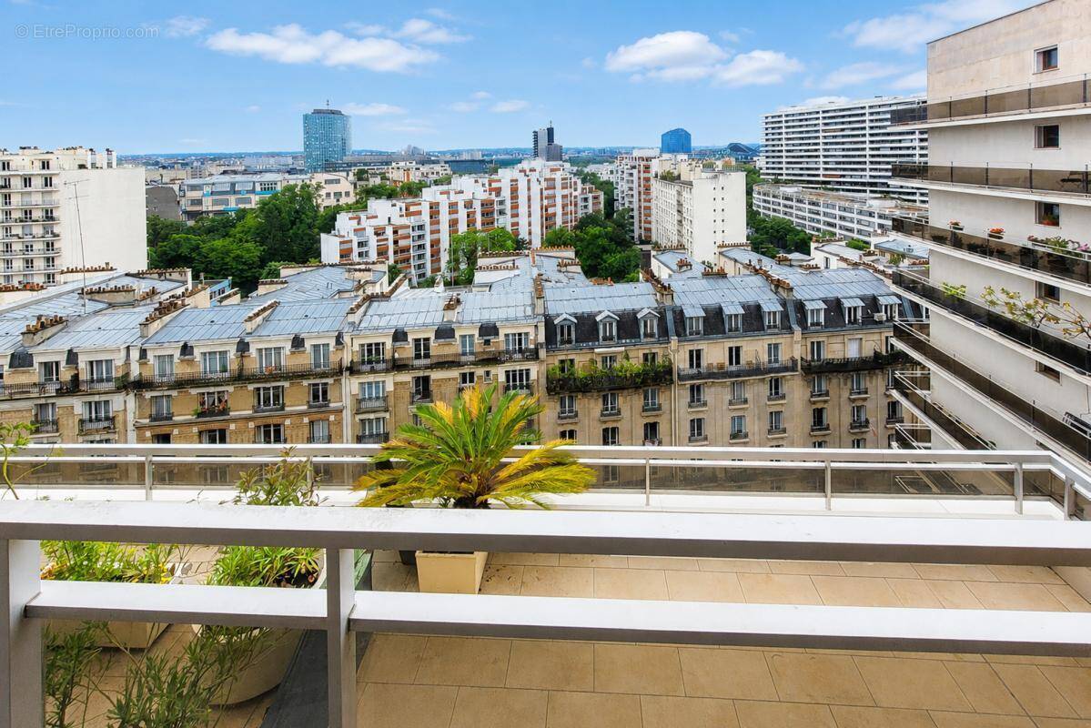 Appartement à PARIS-15E