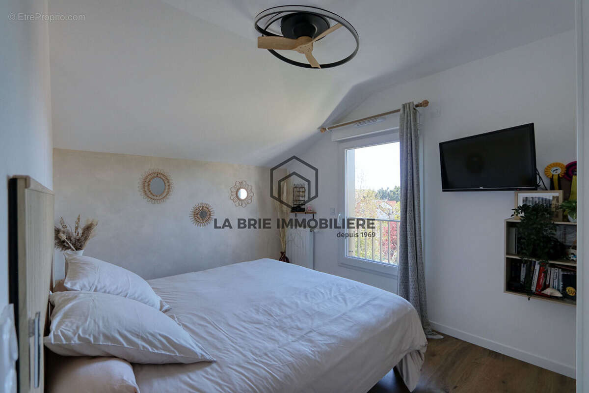 Appartement à BRIE-COMTE-ROBERT