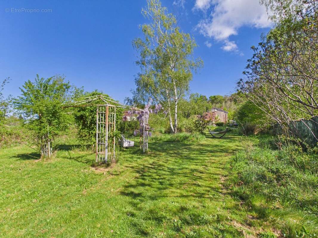 Charmante maison en pierre avec un terrain de 6 000 m² - photo 15