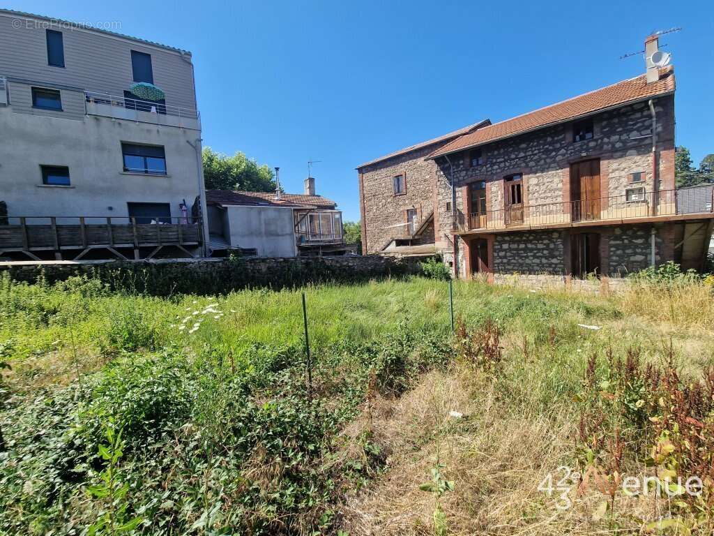 Appartement à FRAISSES