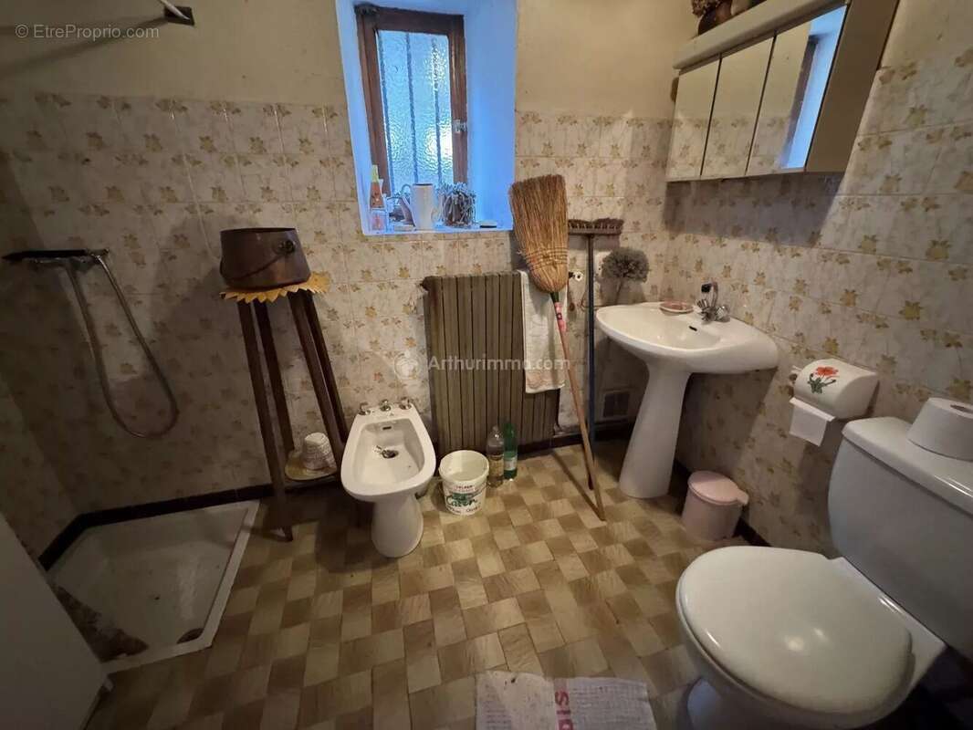 Maison à MIRANDOL-BOURGNOUNAC