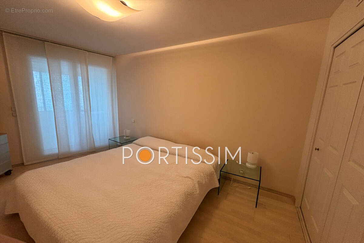 Appartement à SAINT-LAURENT-DU-VAR