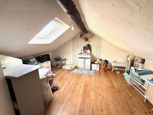 Appartement à CONTES