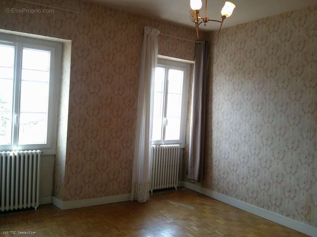 Maison De Campagne Avec Une Deuxième Maison Et D'Autres Dépendances - photo 31