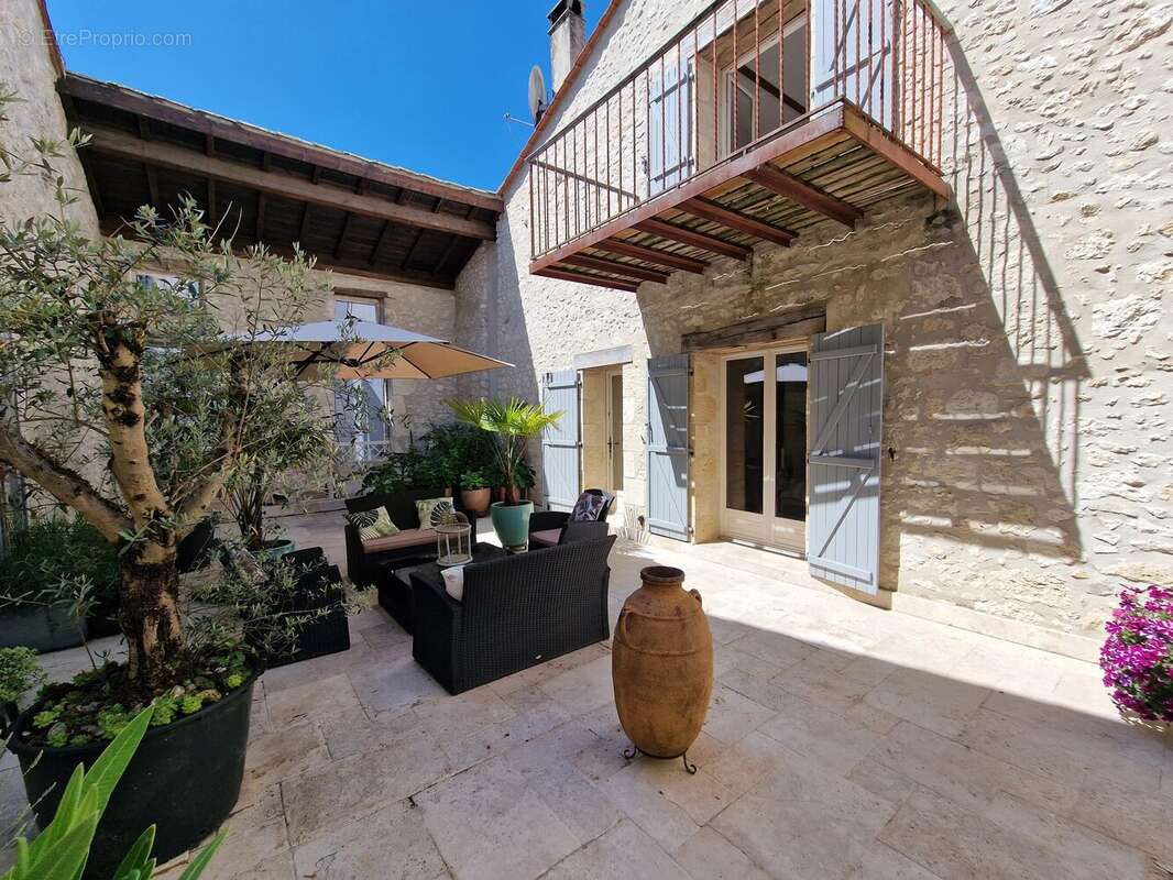 Maison à EYMET