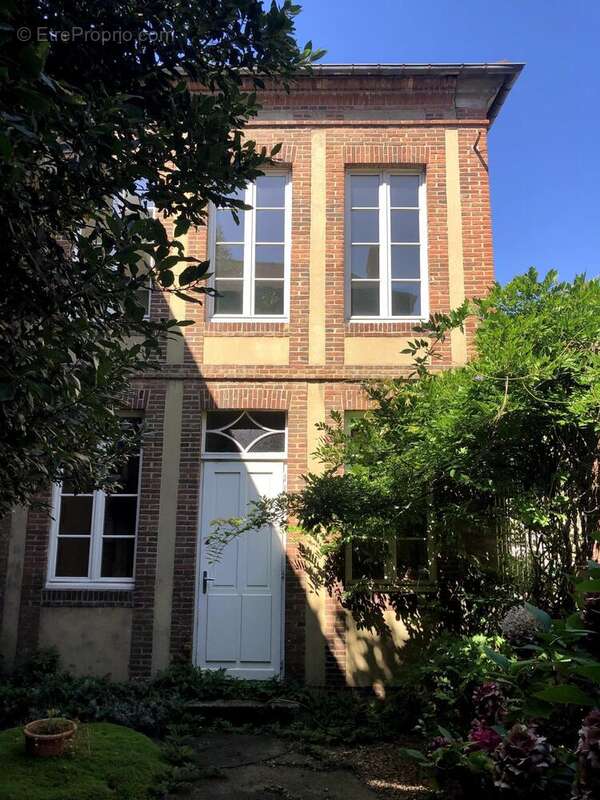 Photo 3