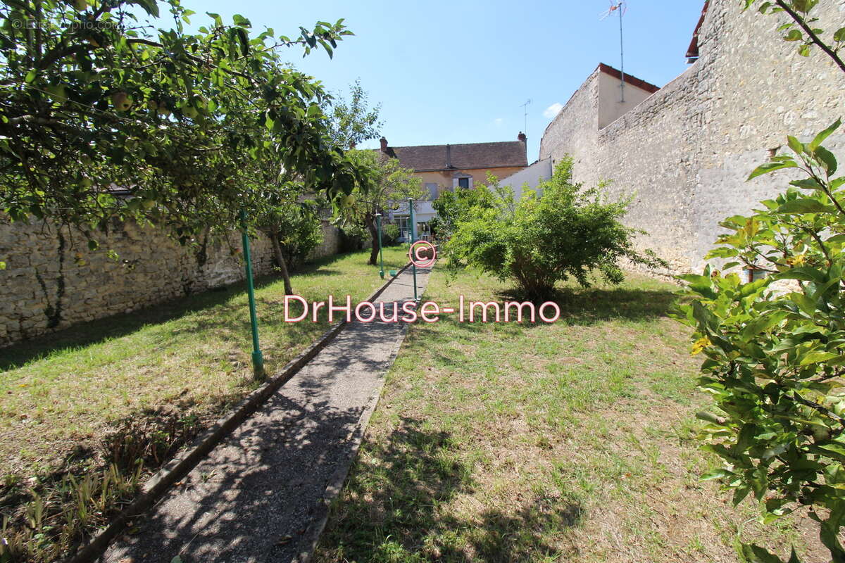 Maison à BEAUMONT-DU-GATINAIS