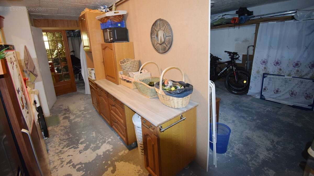 Maison à CREUZIER-LE-VIEUX