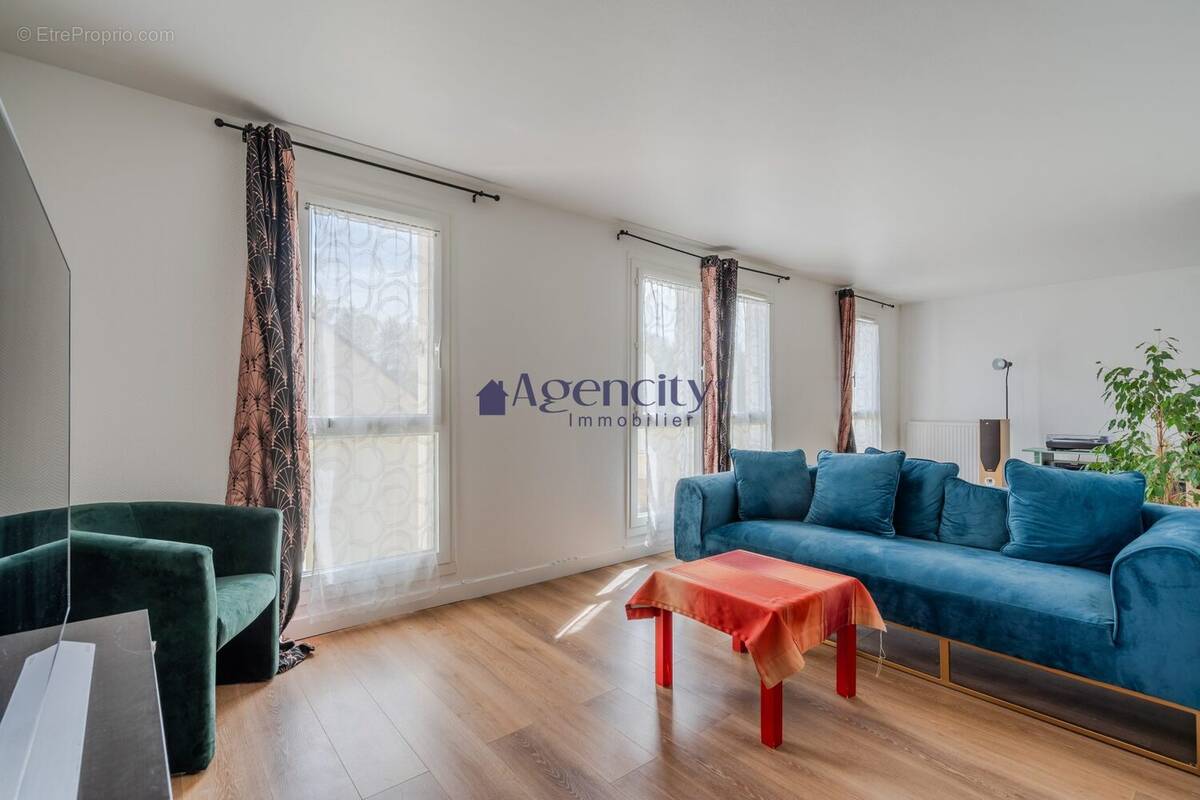 Appartement à LOGNES