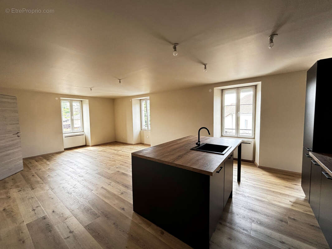 Appartement à CHALONVILLARS