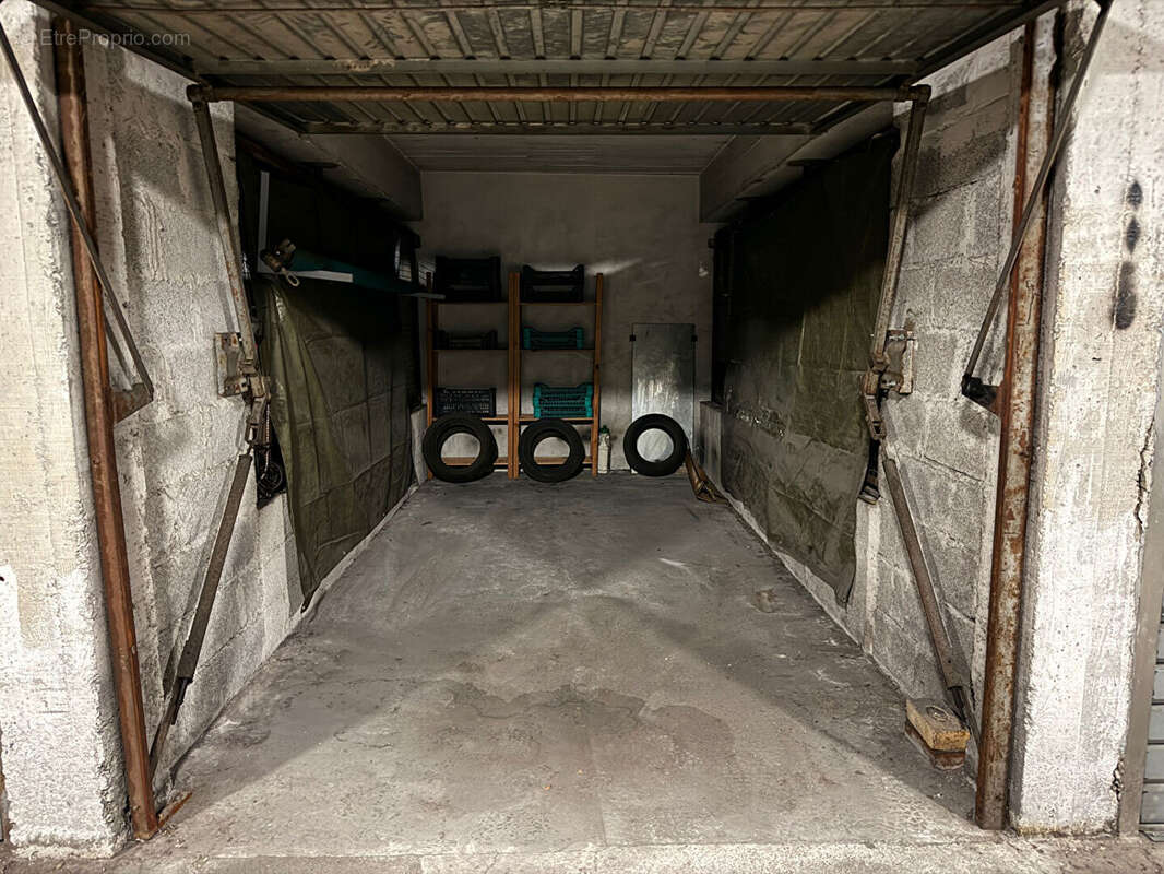 Autre à MARSEILLE-2E