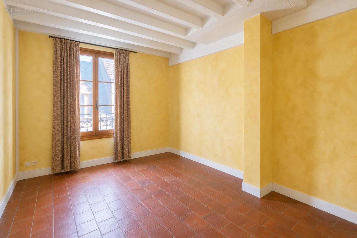 Maison à LA BAZOCHE-GOUET