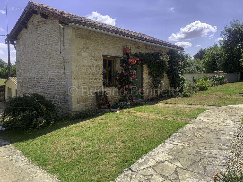 Maison à SAUZE-VAUSSAIS