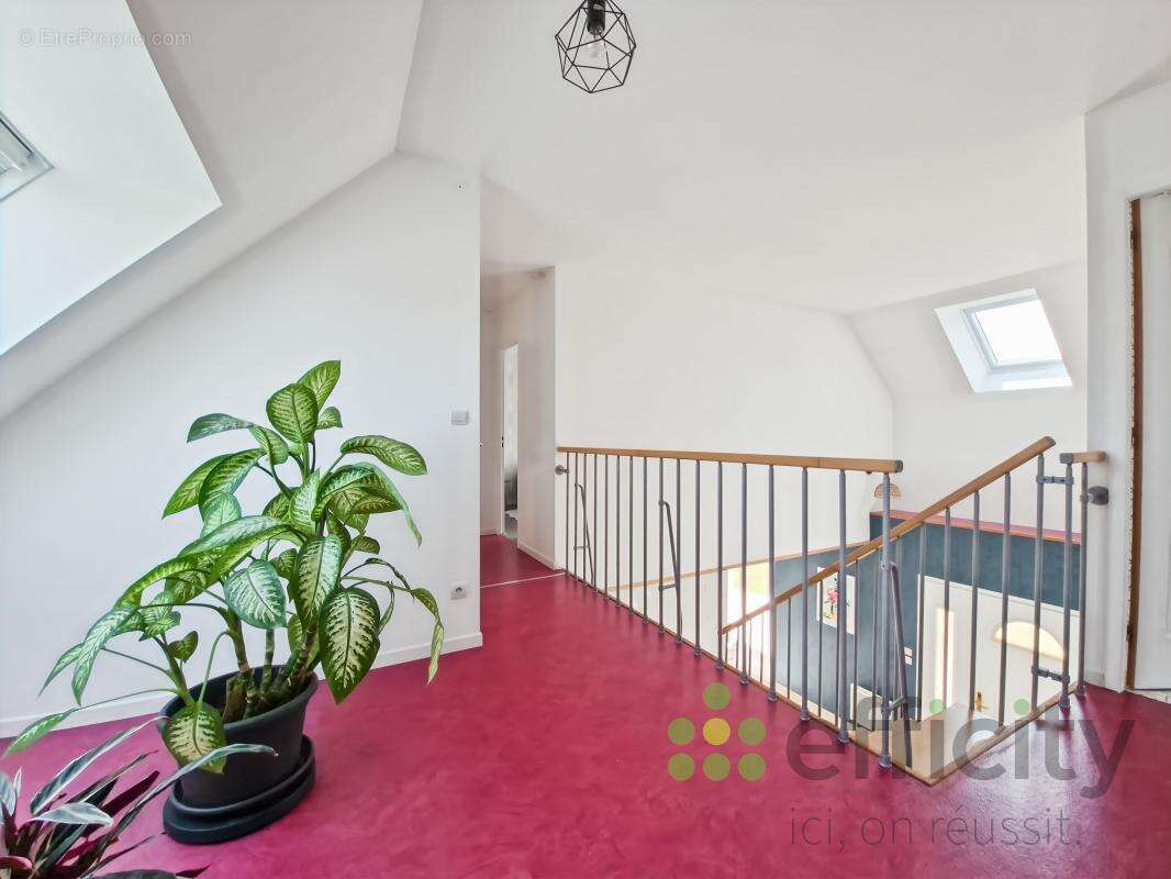 Maison 160 m² à Aigne  - photo 8