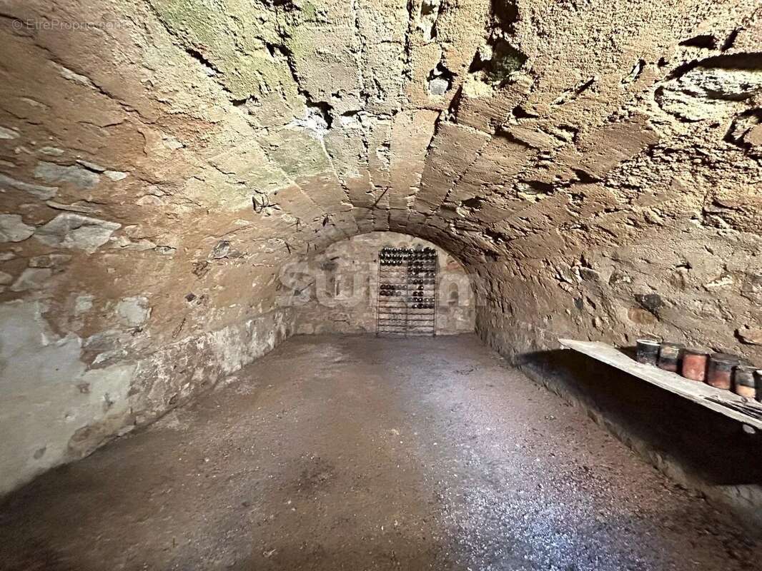 Maison à QUARRE-LES-TOMBES