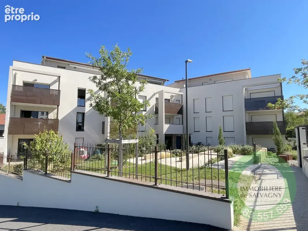 A vendre Superbe T4 avec terrasse de 97 m2, centre La Tour de Salvagny - photo 7