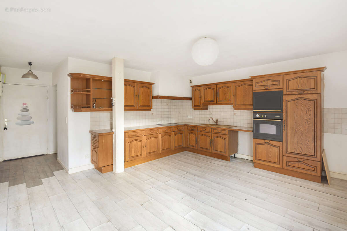 Coup de cœur   appartement avec jardin privatif, cave voûtée et parking - photo 2