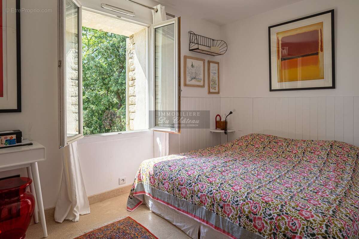 Maison avec vue panoramique, piscine et dépendance calme et proche village 4 chambres - photo 9