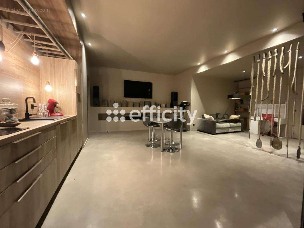 Maison 261 m² à Saint-Lager-Bressac  - photo 26