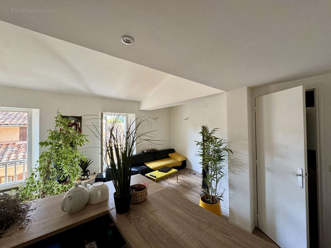 Appartement à TOURVES