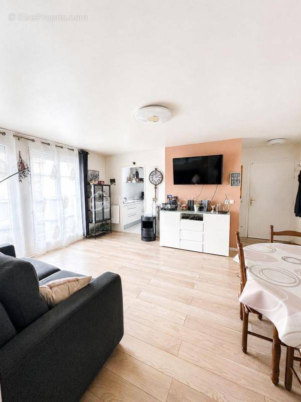 Appartement à FONTENAY-TRESIGNY