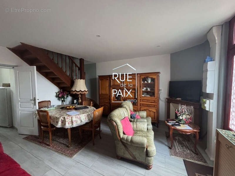 Maison à SAINT-LOUP-LAMAIRE