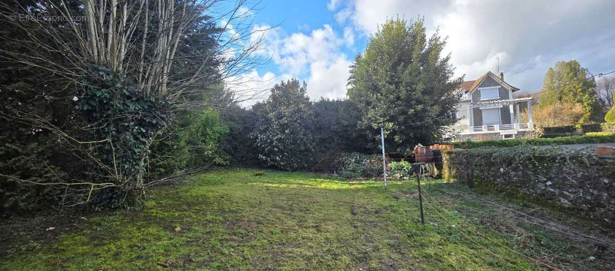 Maison à ARNAC-POMPADOUR