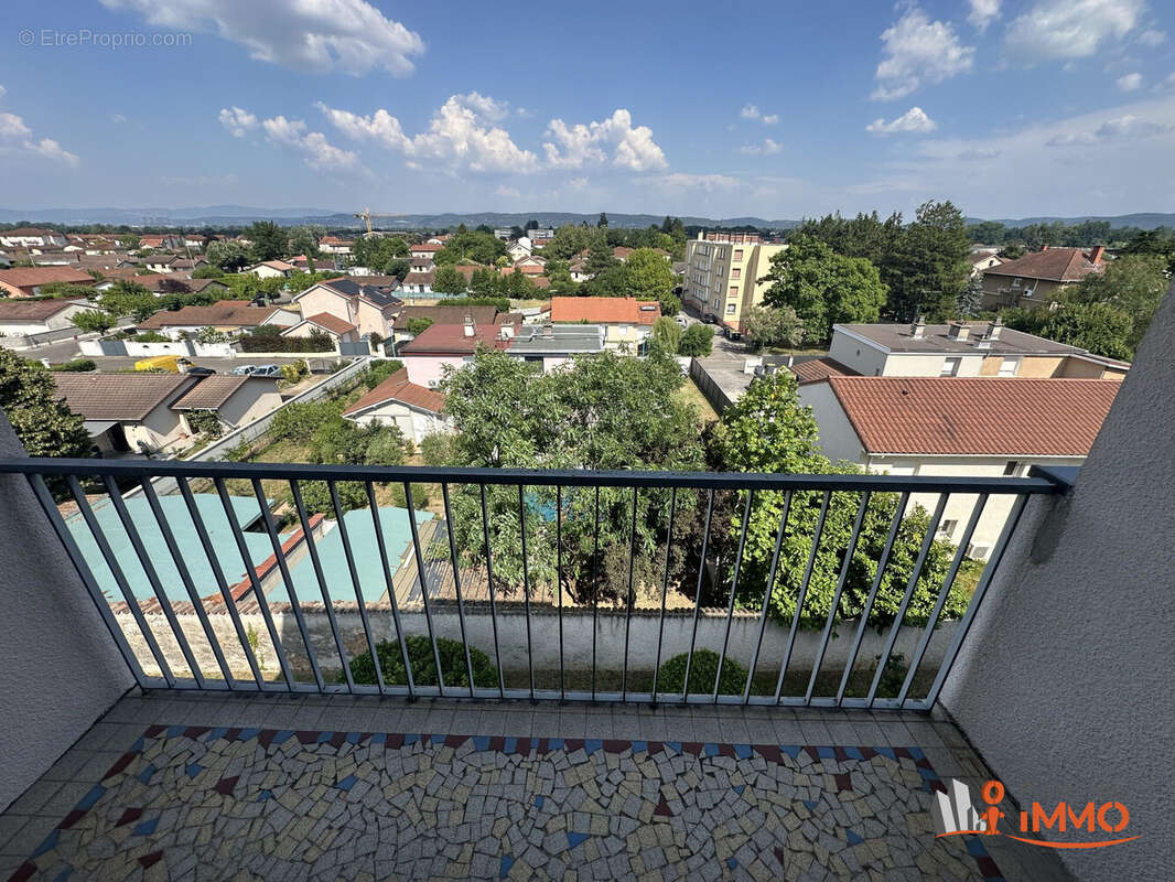 Appartement à PONT-DE-CHERUY