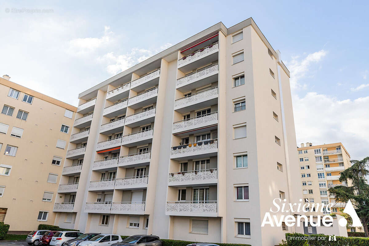 Appartement à CHILLY-MAZARIN